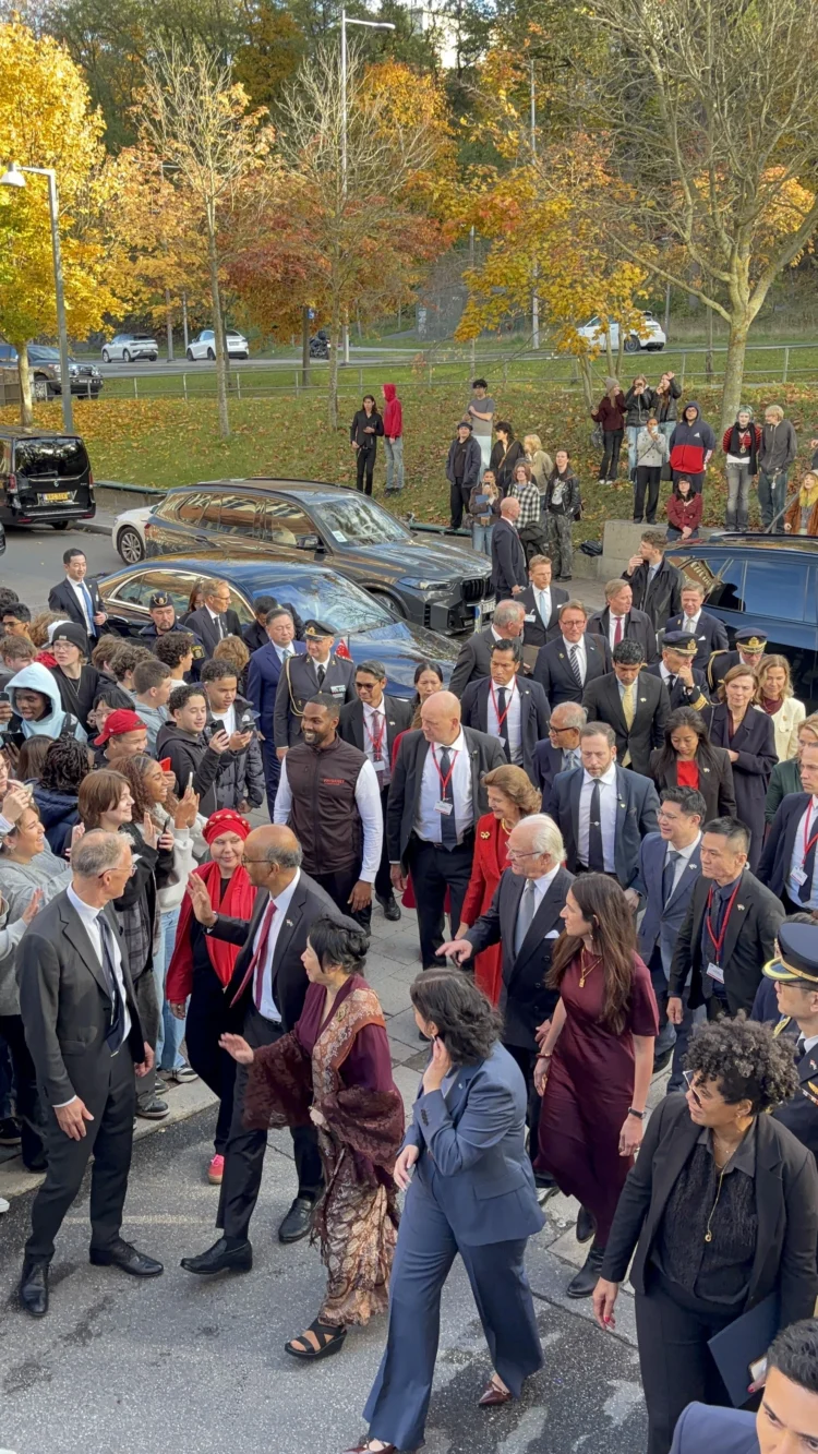 King Carl XVI Gustaf, Queen Silvia and Singapore’s President visit Fryshuset